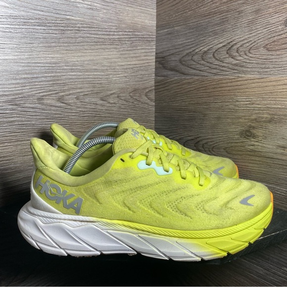 Hoka Shoes - Hoka arahi 6 yellow white